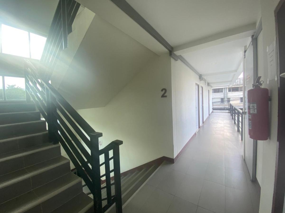 Oyo 1135 Triple A Residence Chiang Mai Exterior photo